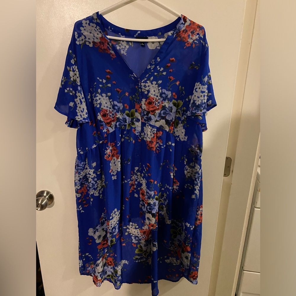 Torrid Royal Blue Floral Blouse - Picture 1 of 3